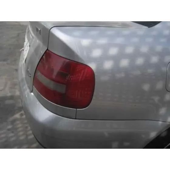 AUDI A4 BERLINA (B5) '1999 2.5 TDI GRIS