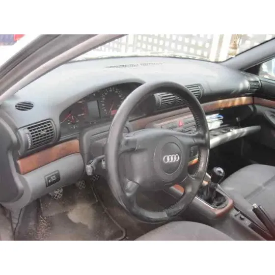AUDI A4 BERLINA (B5) '1999 2.5 TDI GRIS