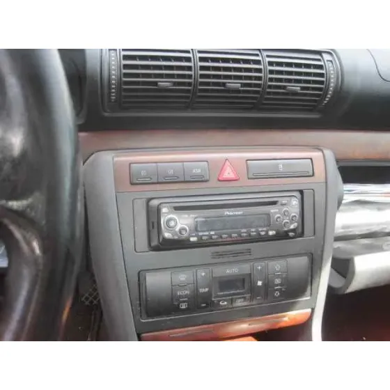 AUDI A4 BERLINA (B5) '1999 2.5 TDI GRIS