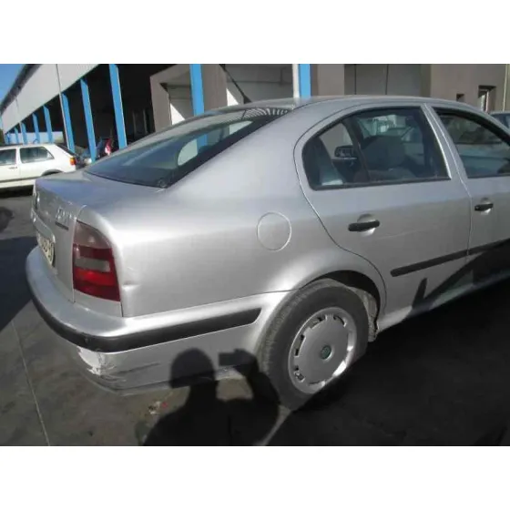 SKODA OCTAVIA BERLINA (1U2) '2000 1.9 TDI GLX PLATA
