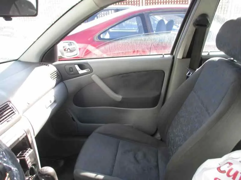 SKODA OCTAVIA BERLINA (1U2) '2000 1.9 TDI GLX PLATA