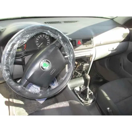 SKODA OCTAVIA BERLINA (1U2) '2000 1.9 TDI GLX PLATA