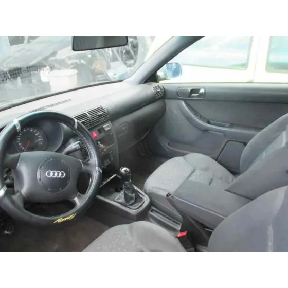 AUDI A3 (8L) '1998 1.9 TDI ATTRACTION PLATA