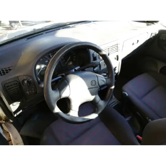 VOLKSWAGEN POLO BERLINA (6N1) '1999 BASICO BLANCO