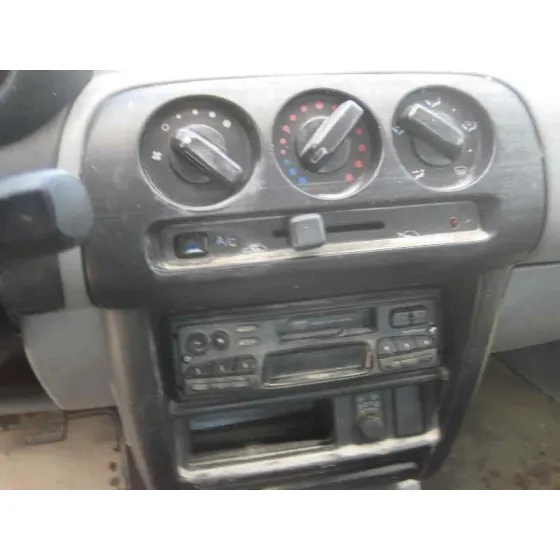 NISSAN MICRA (K11) '1998 BASICO VERDE
