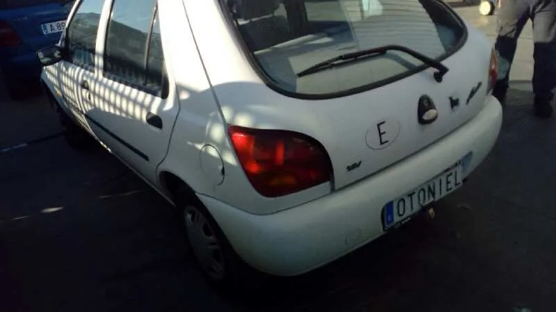 FORD FIESTA BERLINA '1997 1.25 16V CAT BLANCO