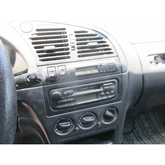CITROEN XSARA BERLINA '1998 1.6 ATTRACTION VERDE