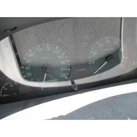 CITROEN XSARA BERLINA '1998 1.6 ATTRACTION VERDE