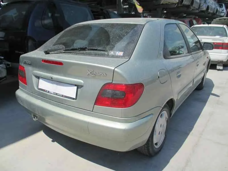 CITROEN XSARA BERLINA '1998 1.6 ATTRACTION VERDE