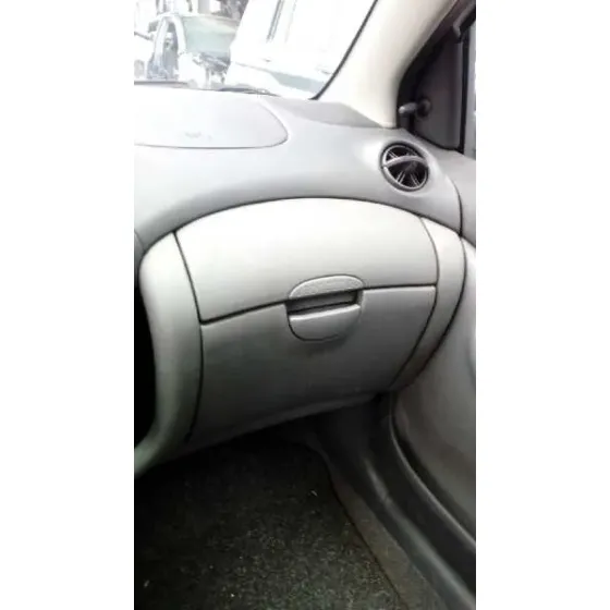 TOYOTA YARIS (NCP1/NLP1/SCP1) '1999 1.0 LINEA LUNA PLATA