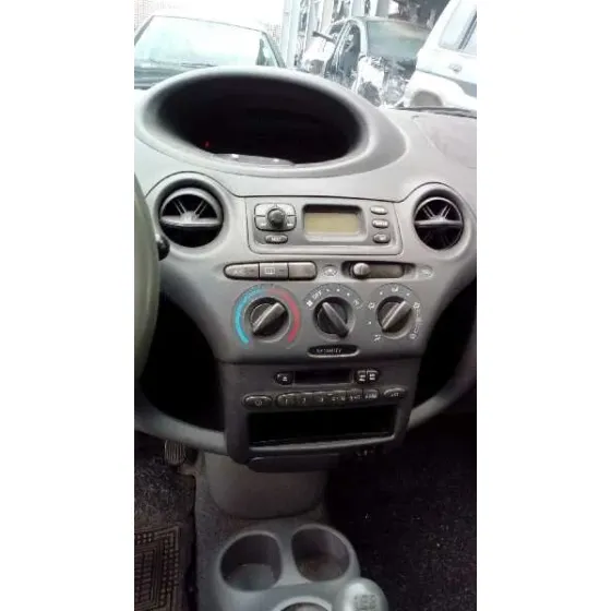TOYOTA YARIS (NCP1/NLP1/SCP1) '1999 1.0 LINEA LUNA PLATA