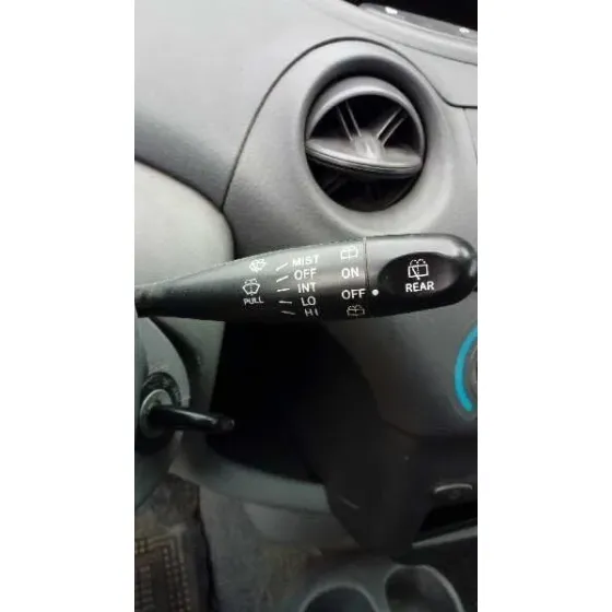 TOYOTA YARIS (NCP1/NLP1/SCP1) '1999 1.0 LINEA LUNA PLATA