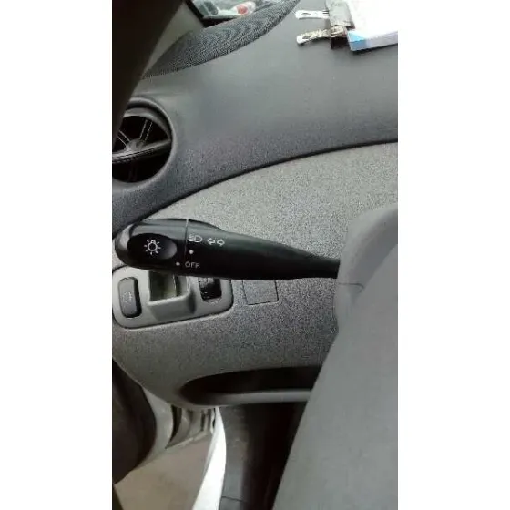 TOYOTA YARIS (NCP1/NLP1/SCP1) '1999 1.0 LINEA LUNA PLATA