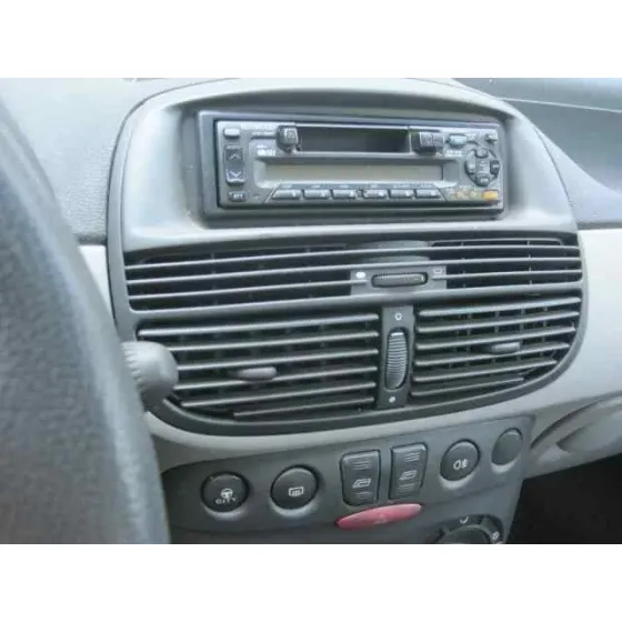 FIAT PUNTO BERLINA (188) '2000 1.2 8V VERDE