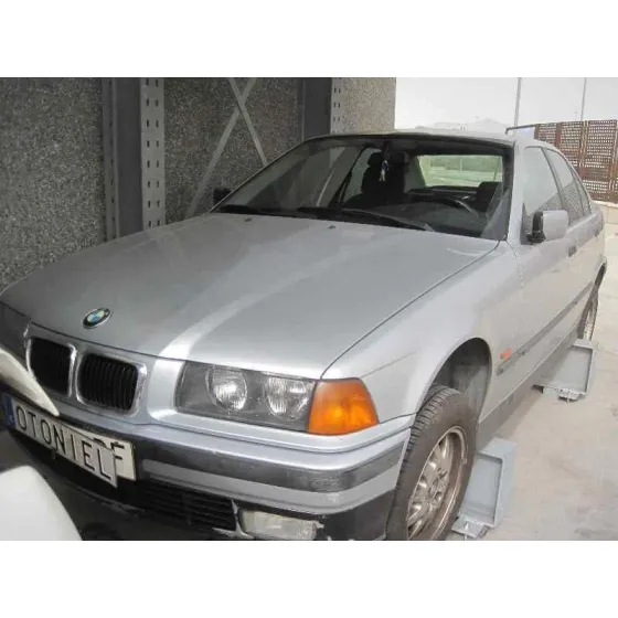BMW SERIE 3 BERLINA (E36) '1997 318TDS GRIS