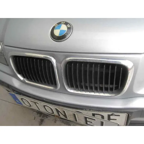 BMW SERIE 3 BERLINA (E36) '1997 318TDS GRIS