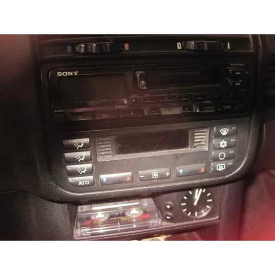 BMW SERIE 3 BERLINA (E36) '1997 318TDS GRIS