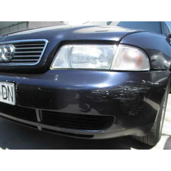 AUDI A4 BERLINA (B5) '1998 1.8 AZUL OSCURO