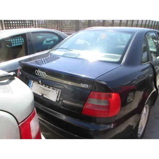 AUDI A4 BERLINA (B5) '1998 1.8 AZUL OSCURO