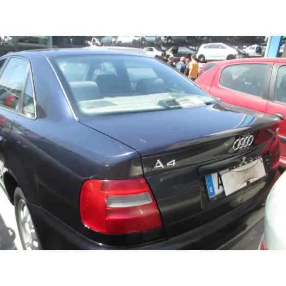 AUDI A4 BERLINA (B5) '1998 1.8 AZUL OSCURO
