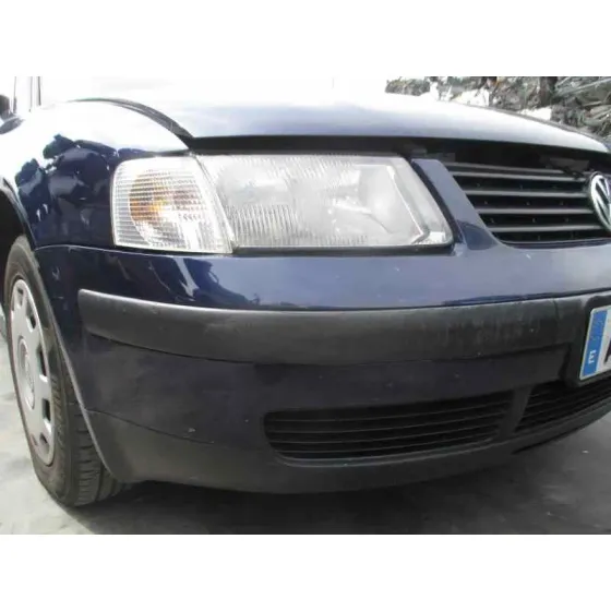 VOLKSWAGEN PASSAT BERLINA (3B2) '2000 1.9 TDI AZUL