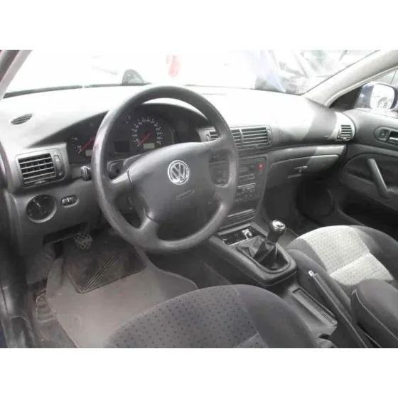 VOLKSWAGEN PASSAT BERLINA (3B2) '2000 1.9 TDI AZUL
