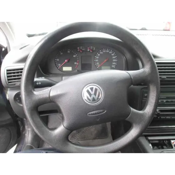 VOLKSWAGEN PASSAT BERLINA (3B2) '2000 1.9 TDI AZUL