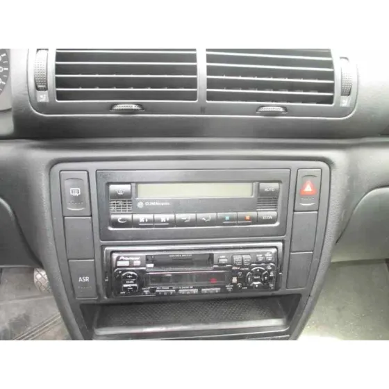 VOLKSWAGEN PASSAT BERLINA (3B2) '2000 1.9 TDI AZUL