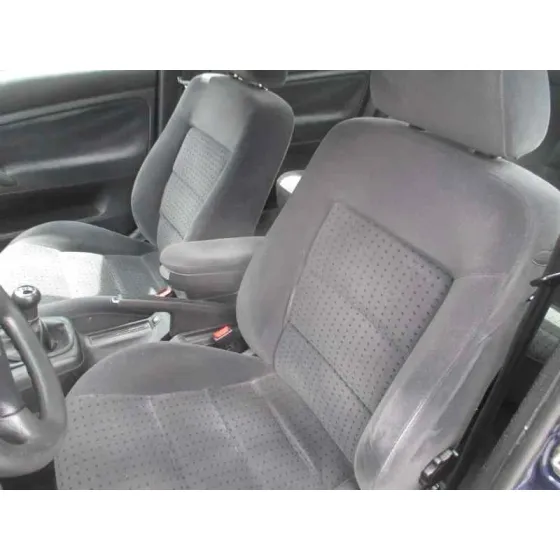 VOLKSWAGEN PASSAT BERLINA (3B2) '2000 1.9 TDI AZUL