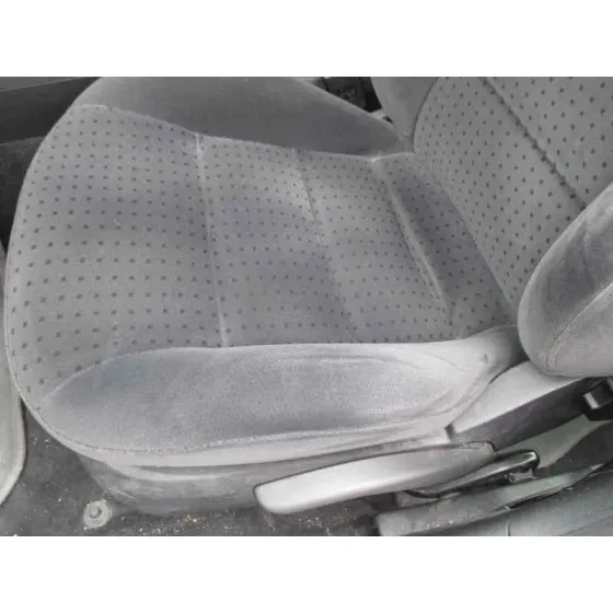 VOLKSWAGEN PASSAT BERLINA (3B2) '2000 1.9 TDI AZUL