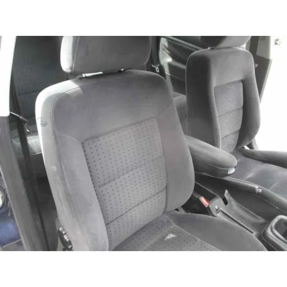 VOLKSWAGEN PASSAT BERLINA (3B2) '2000 1.9 TDI AZUL