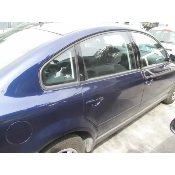 VOLKSWAGEN PASSAT BERLINA (3B2) '2000 1.9 TDI AZUL