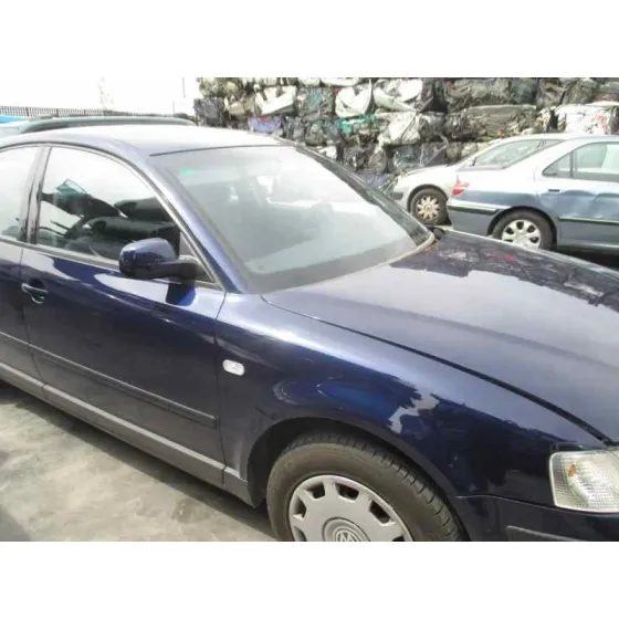 VOLKSWAGEN PASSAT BERLINA (3B2) '2000 1.9 TDI AZUL