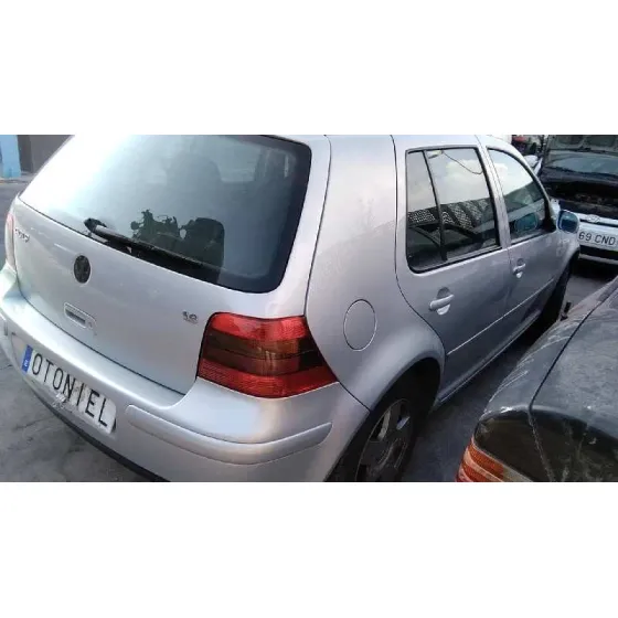 VOLKSWAGEN GOLF IV BERLINA (1J1) '1999 CONCEPTLINE GRIS PLATA