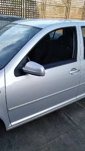 VOLKSWAGEN GOLF IV BERLINA (1J1) '1999 CONCEPTLINE GRIS PLATA