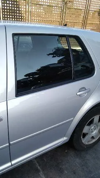 VOLKSWAGEN GOLF IV BERLINA (1J1) '1999 CONCEPTLINE GRIS PLATA