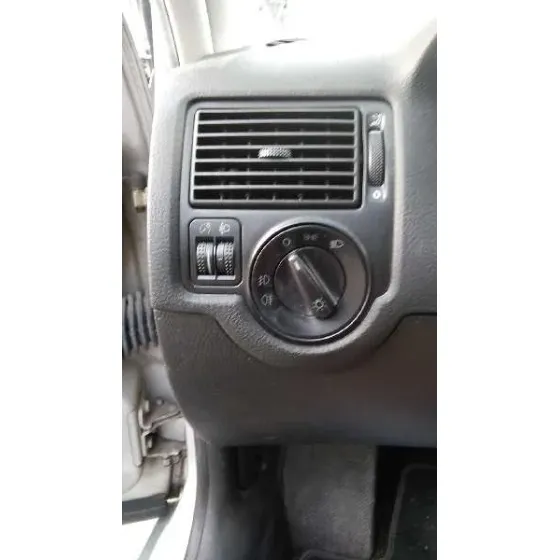VOLKSWAGEN GOLF IV BERLINA (1J1) '1999 CONCEPTLINE GRIS PLATA