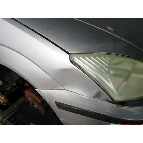 FORD FOCUS BERLINA (CAK) '1999 1.8 TDDI TURBODIESEL CAT GRIS PLATA
