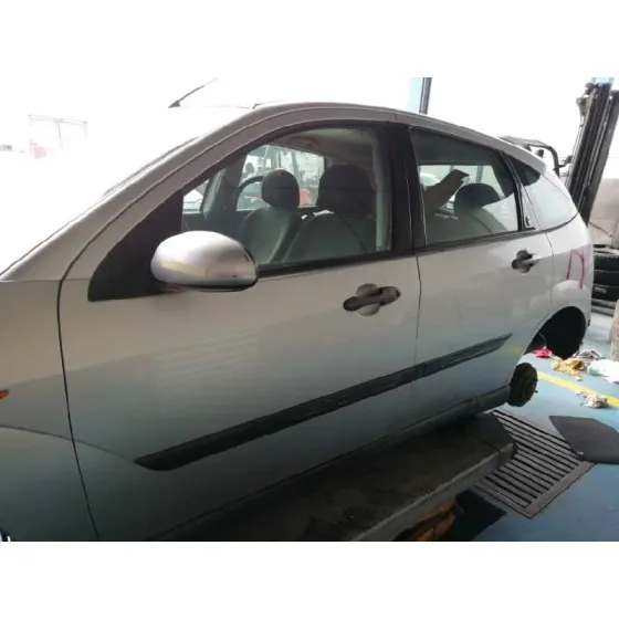 FORD FOCUS BERLINA (CAK) '1999 1.8 TDDI TURBODIESEL CAT GRIS PLATA