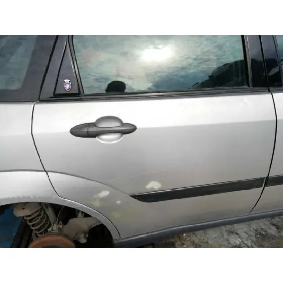 FORD FOCUS BERLINA (CAK) '1999 1.8 TDDI TURBODIESEL CAT GRIS PLATA