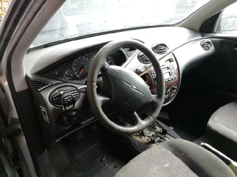 FORD FOCUS BERLINA (CAK) '1999 1.8 TDDI TURBODIESEL CAT GRIS PLATA