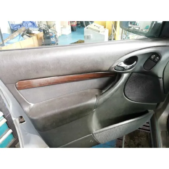 FORD FOCUS BERLINA (CAK) '1999 1.8 TDDI TURBODIESEL CAT GRIS PLATA