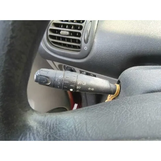 CITROEN XSARA PICASSO '2000 1.6 BASICO ROJO