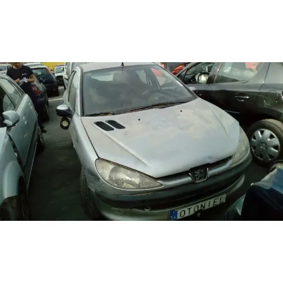 PEUGEOT 206 BERLINA '1999 XT PLATA