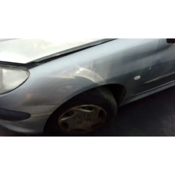 PEUGEOT 206 BERLINA '1999 XT PLATA