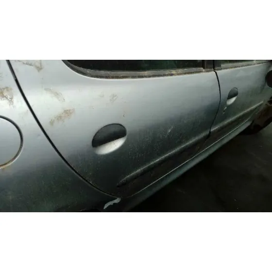 PEUGEOT 206 BERLINA '1999 XT PLATA