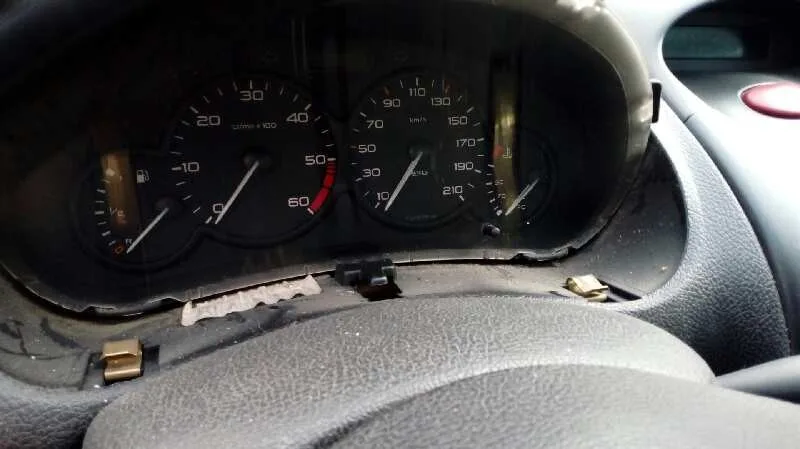 PEUGEOT 206 BERLINA '1999 XT PLATA