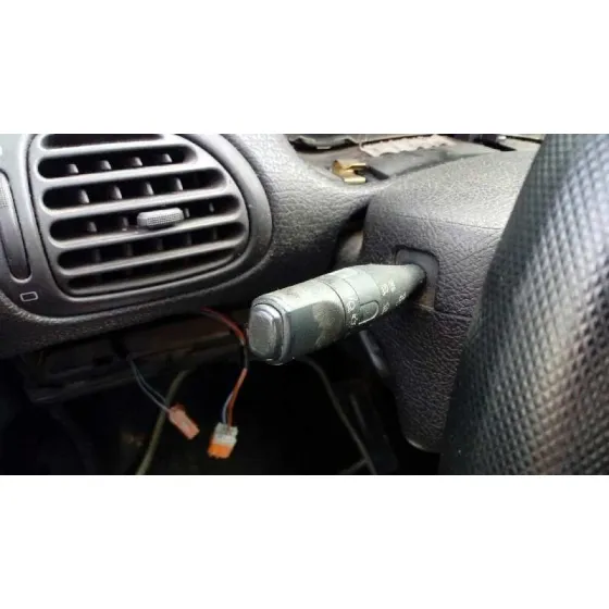 PEUGEOT 206 BERLINA '1999 XT PLATA