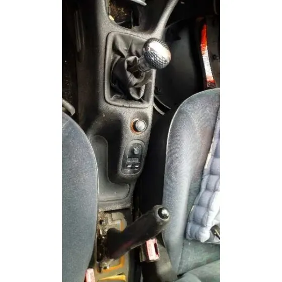 PEUGEOT 206 BERLINA '1999 XT PLATA