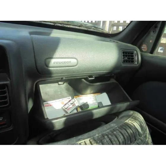 PEUGEOT 106 (S2) '2000 KID D PLATA